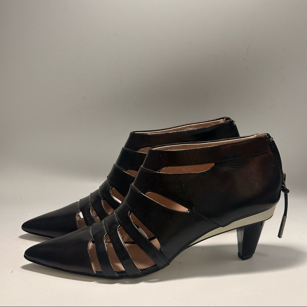 L.A.M.B leather shoes size 9